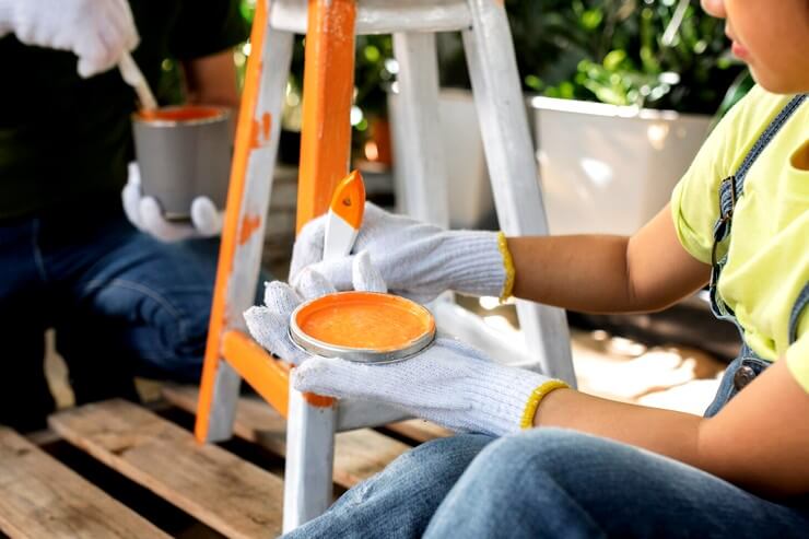 Peinture orange pour peindre sa façade
