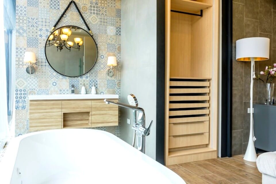 Intérieur de salle de bain moderne